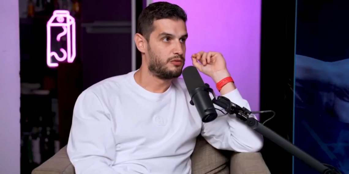 Adrián Marcelo pide a la gente que dejen gobernar al PRI.