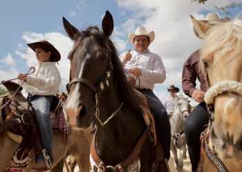 Cabalgata de aniversario en la Feria Xmatkuil