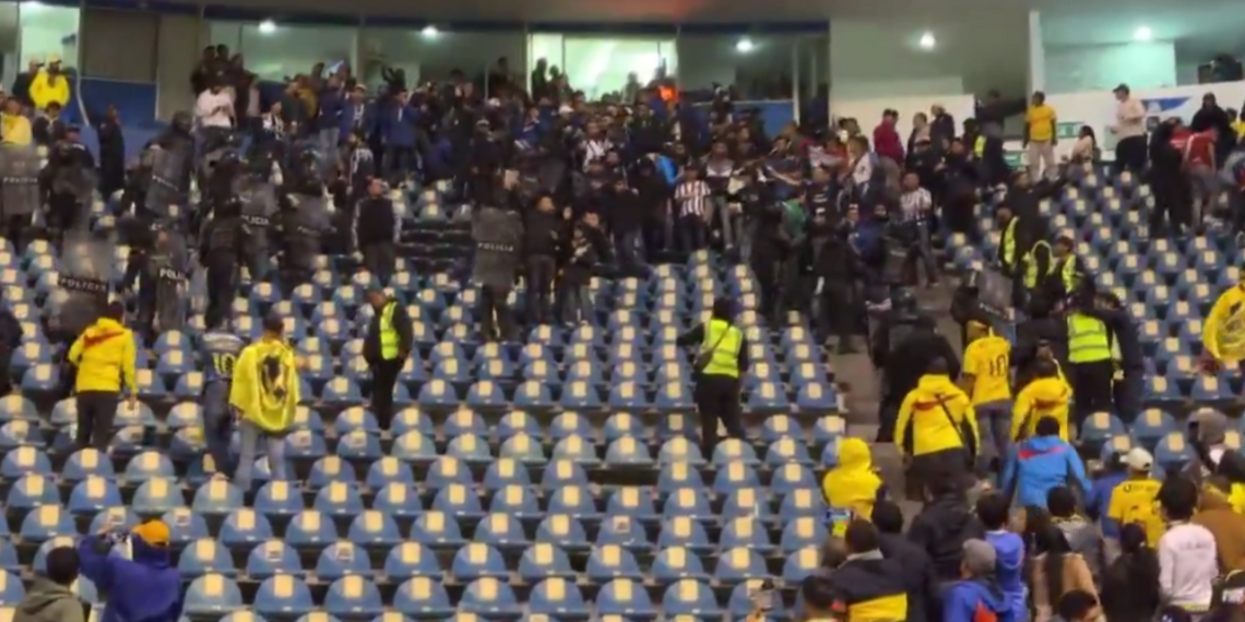 Incidentes en el partido de la final de ida del América contra Rayados se volvieron virales en redes sociales.