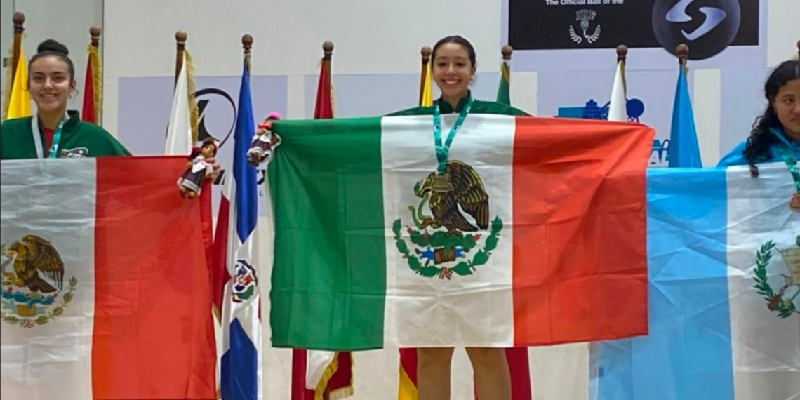 Alumna del COBACH se corona campeona mundial de ráquetbol en Guatemala
