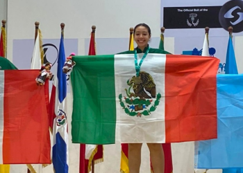 Alumna del COBACH se corona campeona mundial de ráquetbol en Guatemala