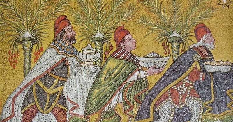 Mosaico de San Apolinar Nuovo retrata a los Reyes Magos