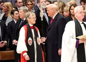 obispa Mariann Edgar Budde y Donald Trump