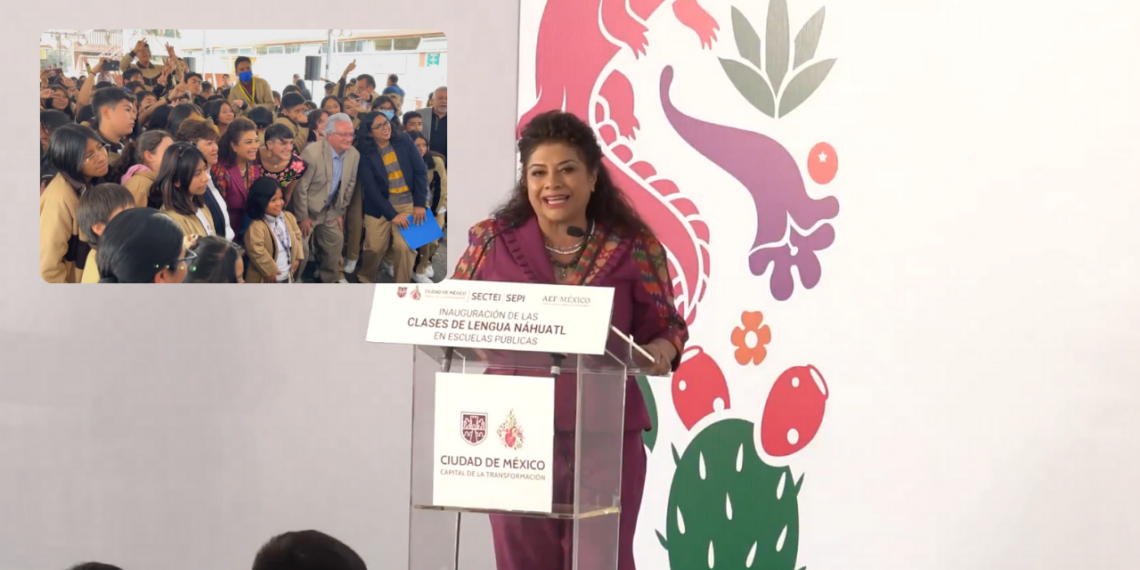 Clara Brugada inaugura clases de Náhuatl para alumnos de nivel secundaria.