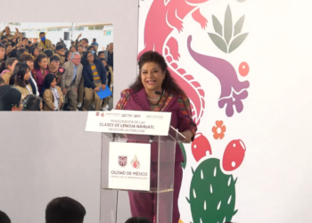 Clara Brugada inaugura clases de Náhuatl para alumnos de nivel secundaria.