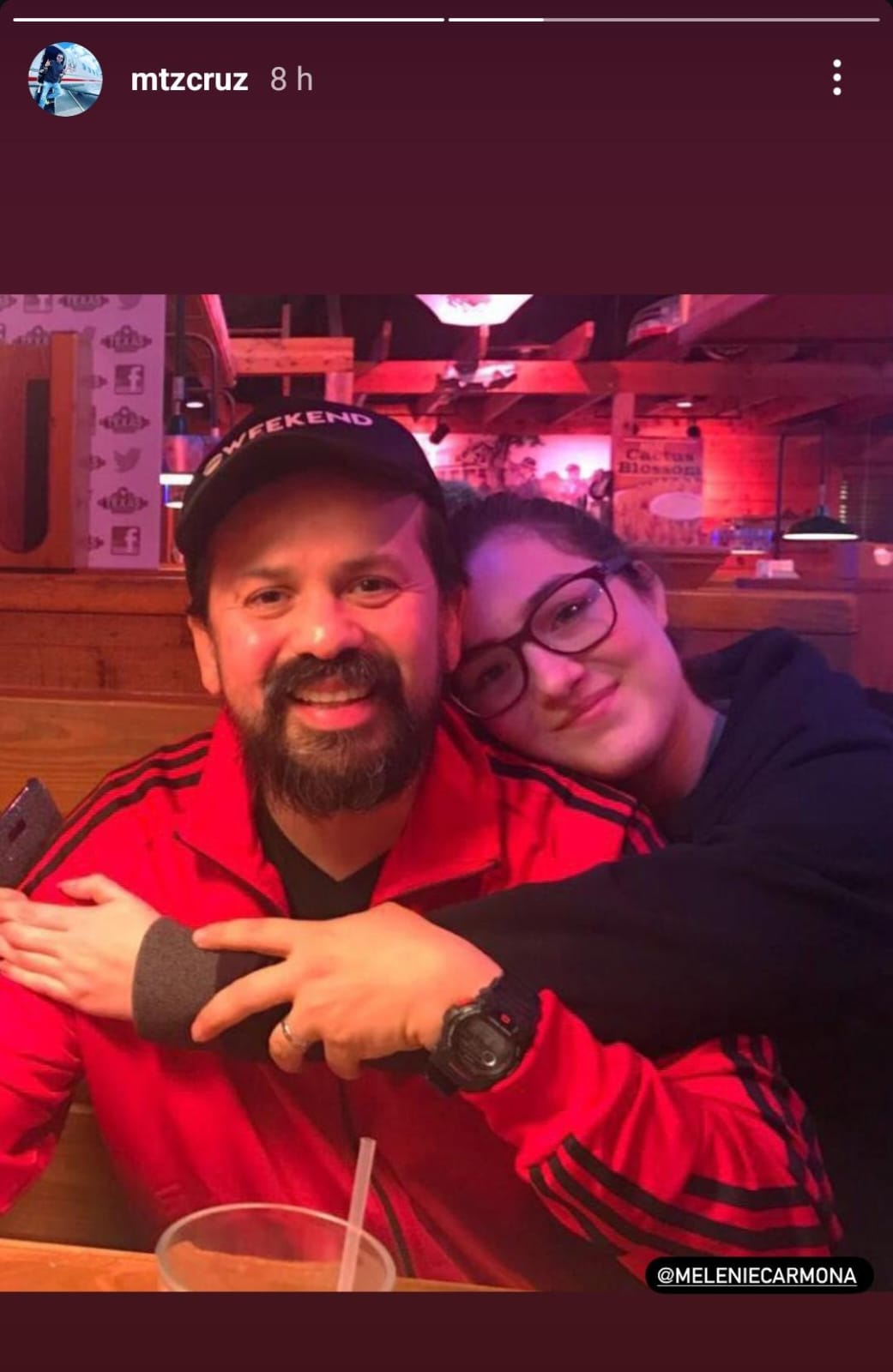 Cruz Martínez comparte fotografía con hija de Alicia Villarreal tras su denuncia.