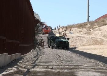 muro fronterizo alambre de púas