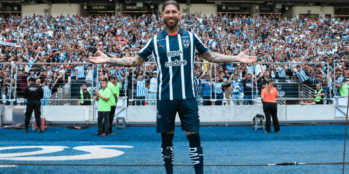 Así fue la presentación de Sergio Ramos en Rayados ante la afición.