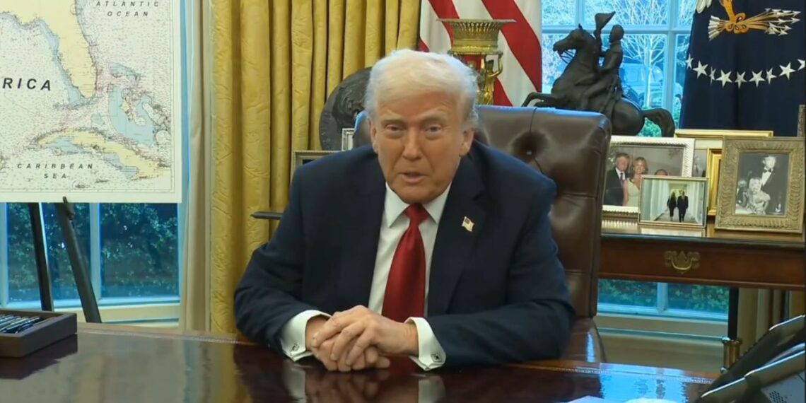 Autos fabricados fuera de EU tendrán arancel de 25%: Donald Trump