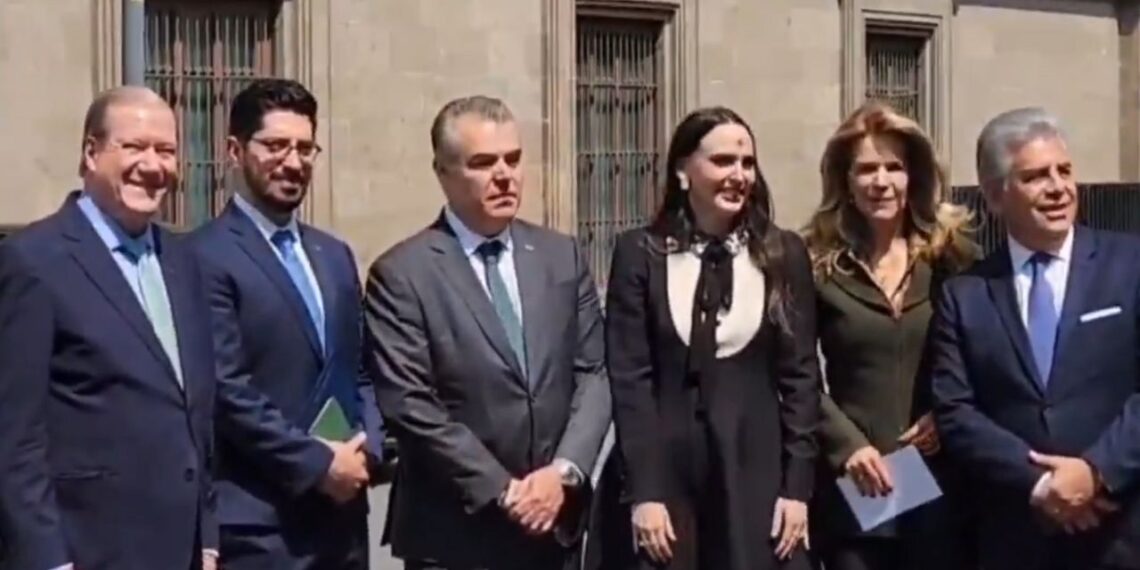 Respaldan empresarios a Sheinbaum ante aranceles de EU; la acompañarán en el Zócalo