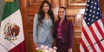 Sheinbaum se reúne con Kristi Noem, secretaría de seguridad de EU