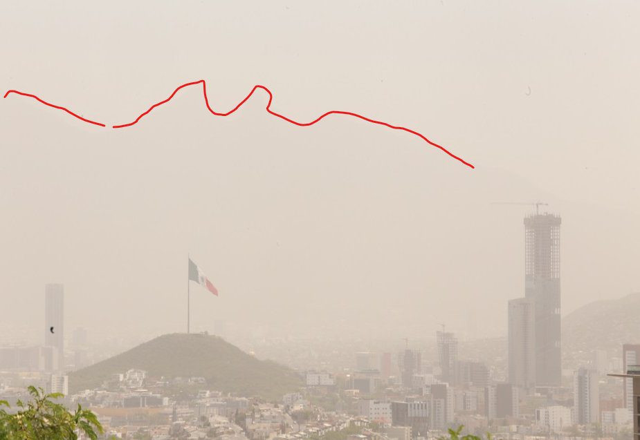 Usuarios dibujan el cerro de la Silla tras "desaparecer" por contaminación. 