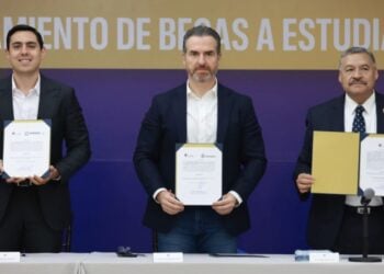 Acuerda Gobierno de Monterrey con UANL beneficiar a estudiantes con becas