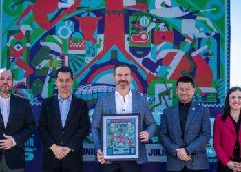 Adrián de la Garza da a conocer el póster oficial de Monterrey para el Mundial 2026.