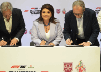 Clara Brugada firma convenio con Fórmula 1 para tres ediciones más del GP de México.