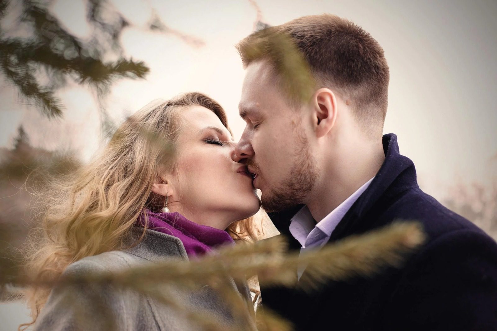 Conoce el origen del Día del Beso.