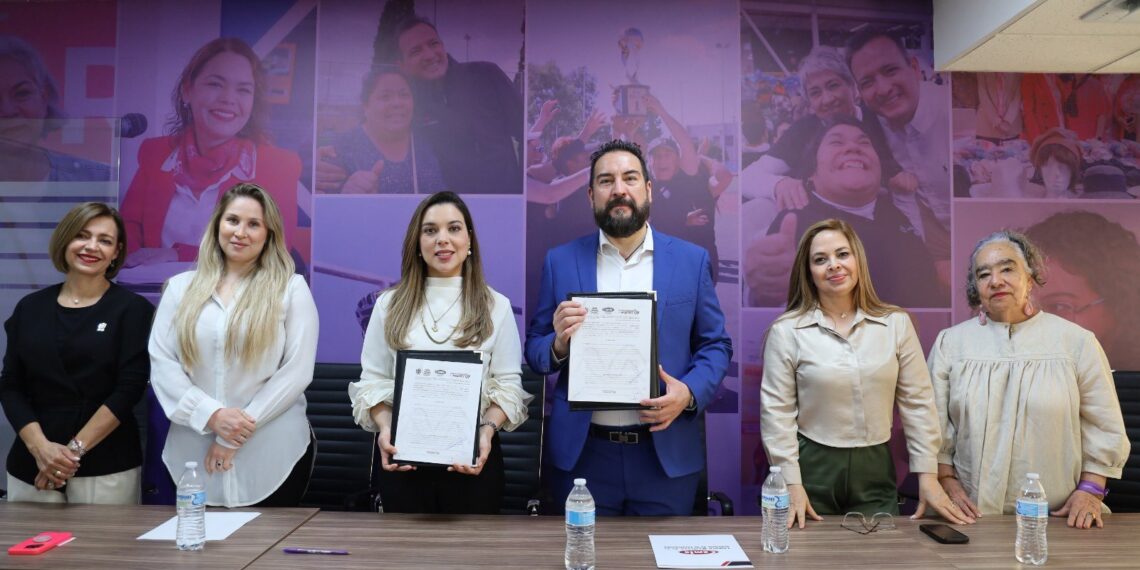 Firma municipio de Chihuahua convenio con la Cámara Mexicana de la Industria de la Construcción; buscan fortalecer servicios para las mujeres