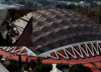 Desplome de grada en Palacio de los Deportes causa lesiones a tres jóvenes.