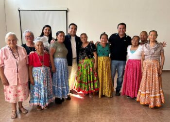 Supervisa Luis Nava clubes del adulto mayor en la Sierra Gorda de Querétaro