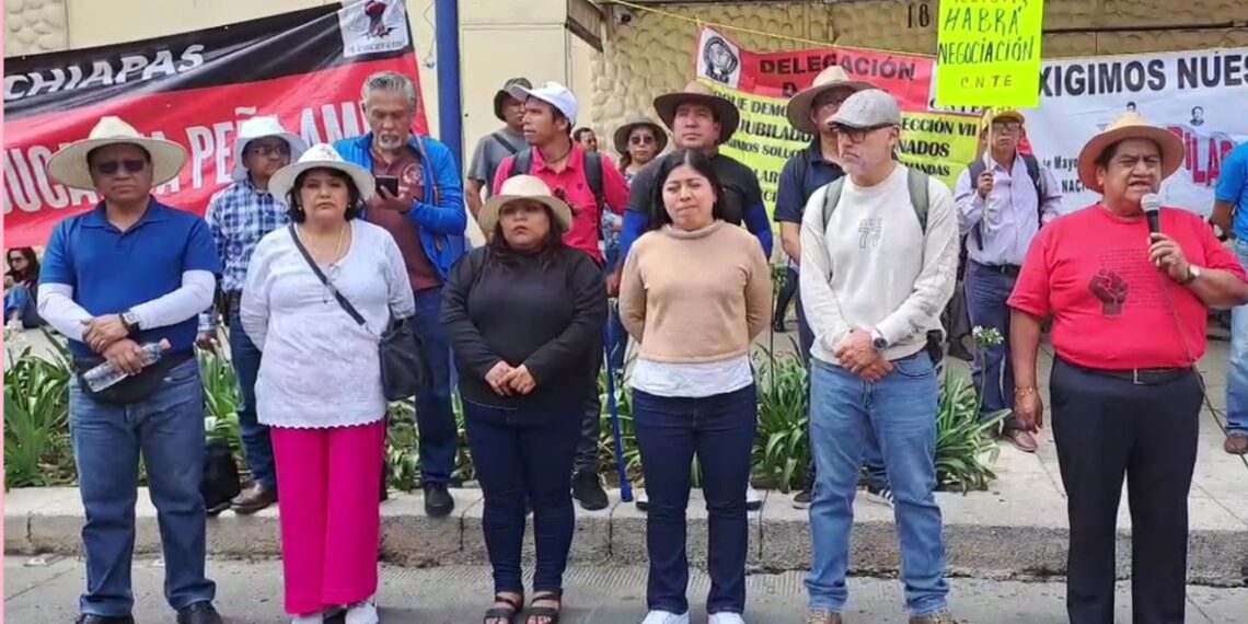 CNTE acusa a Sheinbaum de estar con banqueros y le exigen retomar el dialogo