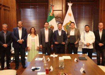 Gobierno de Coahuila y Federación firman acuerdo para iniciar obras del tren de pasajeros Saltillo-Monterrey