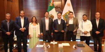 Gobierno de Coahuila y Federación firman acuerdo para iniciar obras del tren de pasajeros Saltillo-Monterrey