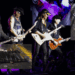 Fans tiran vallas de contención en show de Scorpions en la Feria de Puebla.