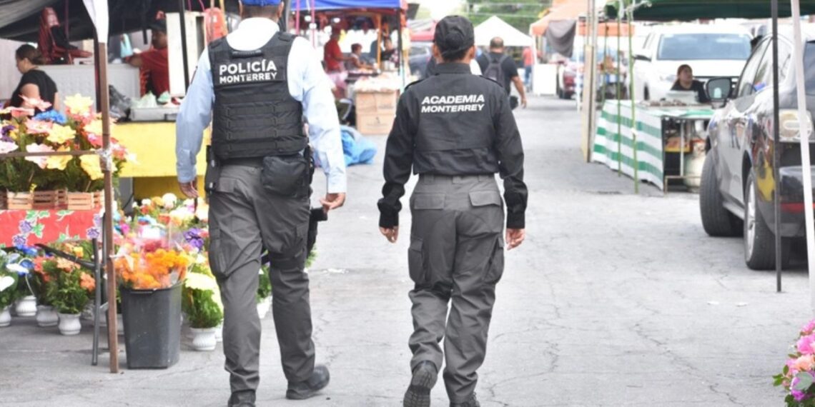 Inicia Monterrey operativo de seguridad en panteones por Día de las madres 