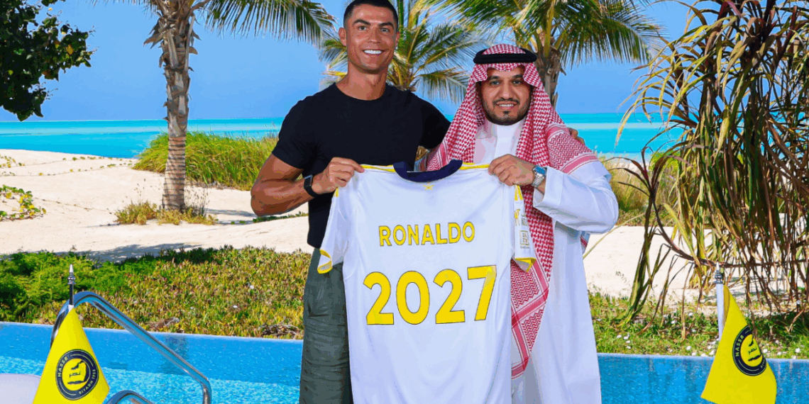 Cristiano Ronaldo renueva contrato con el Al Nassr hasta 2027.