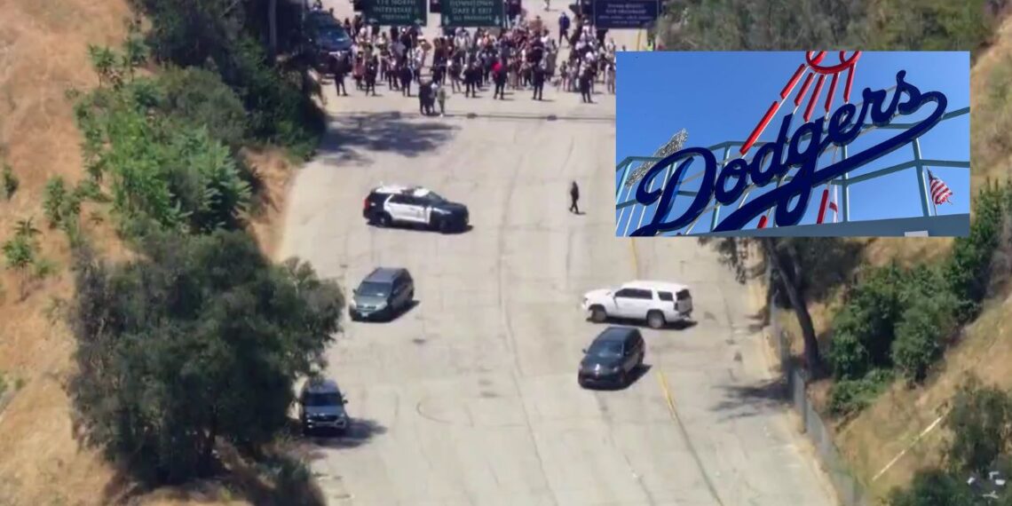 Estadio de los Dodgers impide ingreso al ICE previo a su encuentro con Los Padres de San Diego