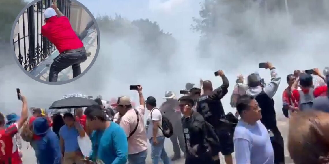 Reportan enfrentamiento afuera de la SEGOB previo a reunión con la CNTE