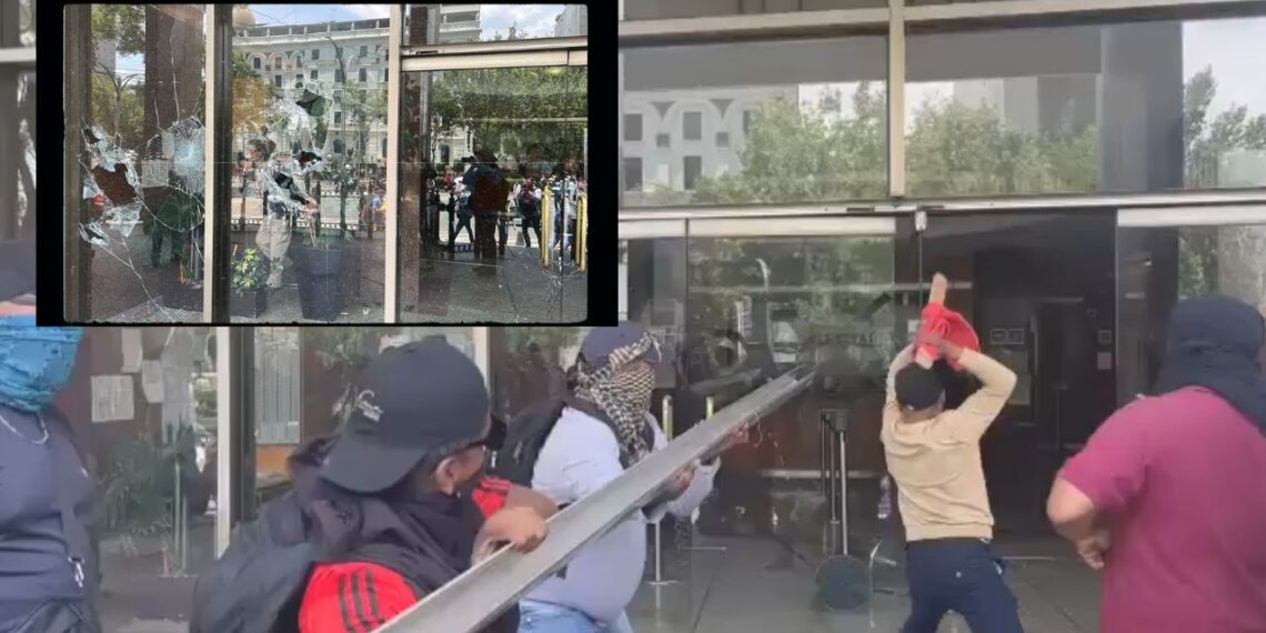 VIDEO CETEG vandaliza Secretaría del Bienestar en CDMX
