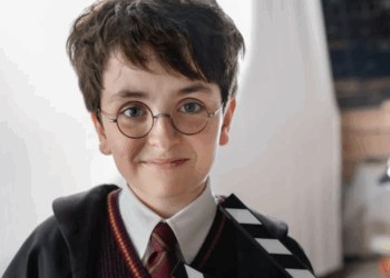 Conoce el primer vistazo de Dominc McLaughlin como Harry Potter en la muy esperada nueva serie de la plataforma.