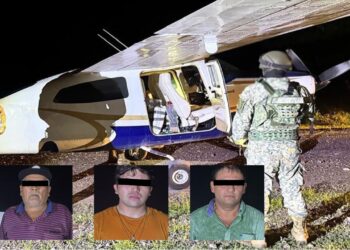 En Colima interceptan avioneta con casi media tonelada de cocaína; detienen a 3