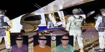 En Colima interceptan avioneta con casi media tonelada de cocaína; detienen a 3