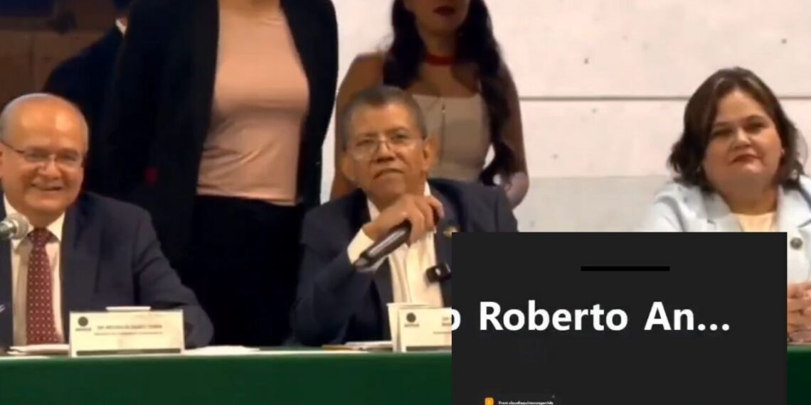 VIDEO: Exhiben a diputado de Morena votando desde un avión durante sesión de la Comisión de Salud