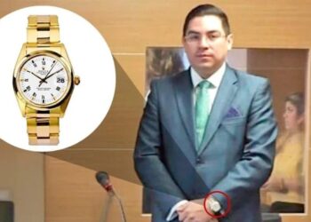 Funcionario de aduanas tiene colección de relojes valuados en 7.7 millones de pesos