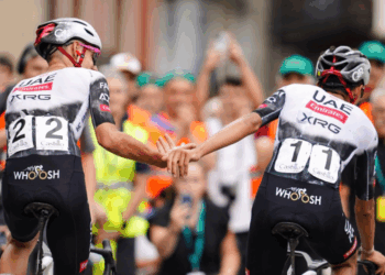 Isaac del Toro le da el triunfo a su compañero Isaac Arrieta en la Clásica de Orizia 2025