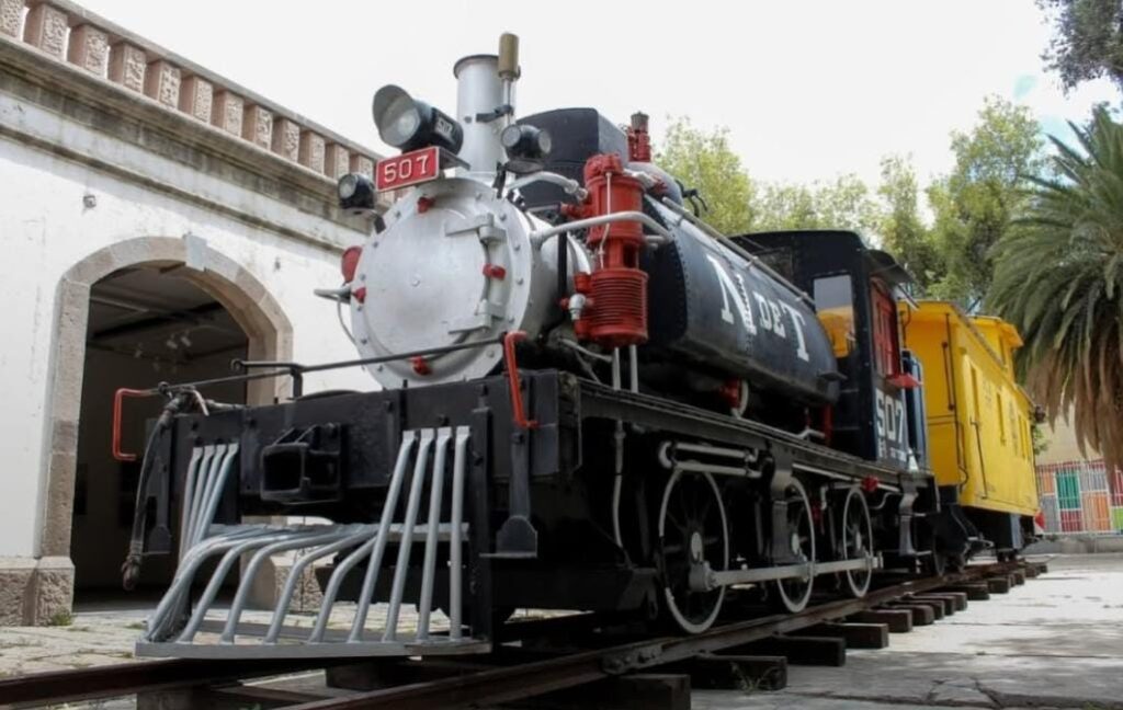 En este curso aprenderás a armar, paso a paso, la Locomotora de Vapor 507 con diferentes materiales.