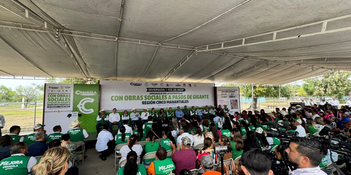 Manolo Jiménez arranca obras sociales en Cinco Manantiales, Coahuila