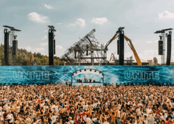 Tomorrowland arranca con éxito tras incendio, así luce el nuevo escenario.