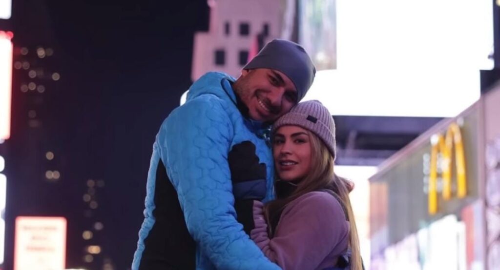 Imágenes de Alex Montiel y Fabiola Martínez en una sesión de fotos.