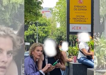 "Nos mantenemos en la información": periodista responde a Beatriz Gutiérrez