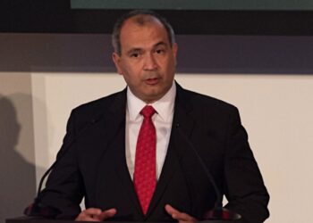 Carlos Treviño Medina, exdirector de Pemex, es detenido en EU, confirma Sheinbaum