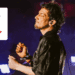 León Larregui arremete contra aerolínea en X, fue vetado “por una mesera”