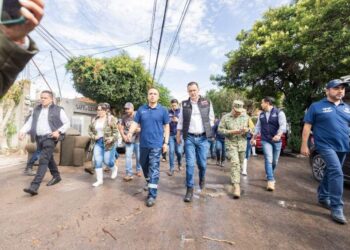 Mauricio Kuri recorre colonias afectadas y anuncia declaratoria de emergencia por lluvias en Querétaro