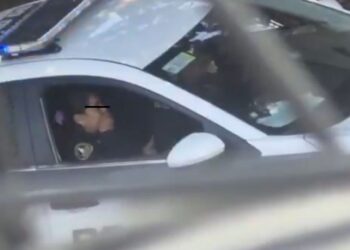 SSC ya investiga a policías captados en encuentro íntimo dentro de patrulla en CDMX