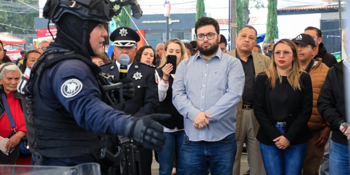 El Alcalde Isaac Montoya de Naucalpan