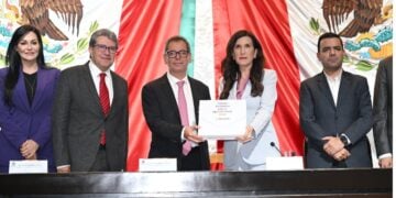 Hacienda entrega paquete económico 2026