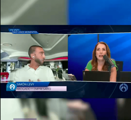 Azucena Uresti y Simón Levy